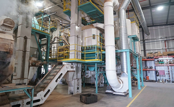 大型飼料機(jī)器價(jià)格多少錢(qián)?間隔期的時(shí)間如何調(diào)才是合適的?