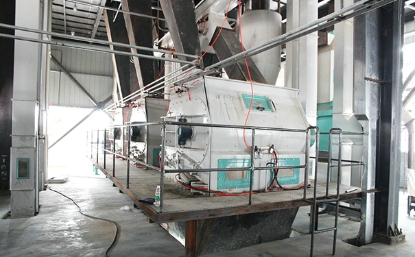 一套成套飼料混合機(jī)要多少錢?避免故障出現(xiàn)的方法又有哪些?