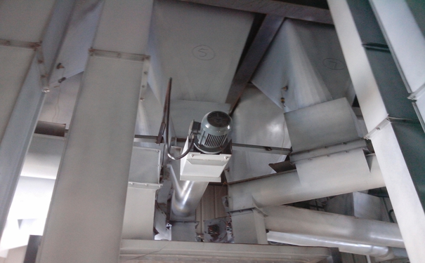 飼料加工機(jī)械價(jià)格多少?其又是如何保障加工產(chǎn)品質(zhì)量的?