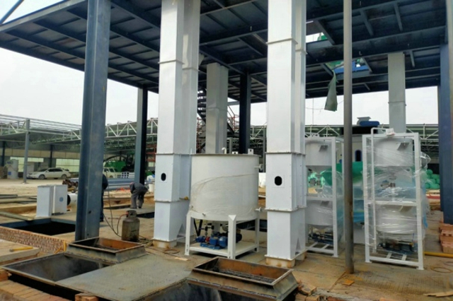 蛋雞飼料設(shè)備 蛋雞飼料設(shè)備